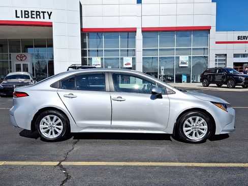 Used 2024 Toyota Corolla LE w/ LE Convenience Package image 7