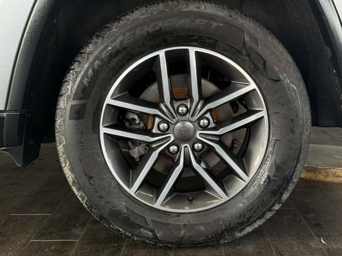 Used 2020 Jeep Grand Cherokee Limited image 31