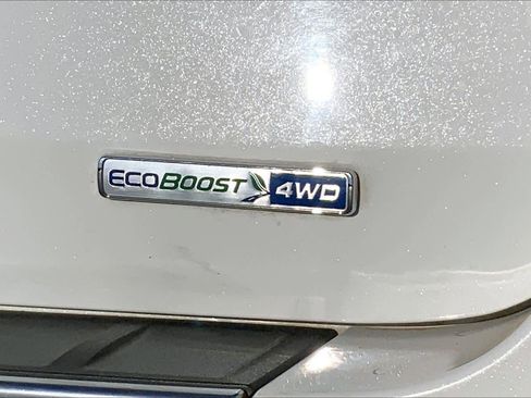 Used 2020 Ford Explorer Platinum w/ Premium Technology Package image 10