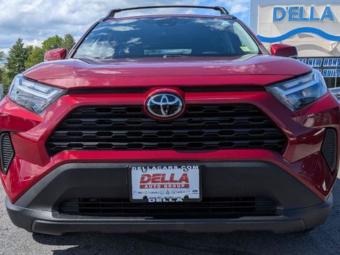 Used 2022 Toyota RAV4 XLE w/ Carpet Mat Package (TMS) AWD/4WD image 3