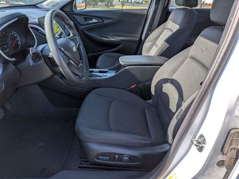 Used 2024 Chevrolet Malibu LT image 15