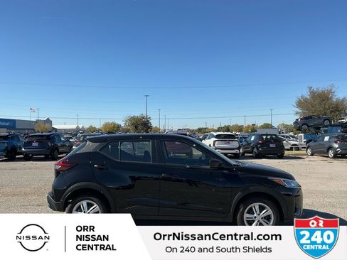 New 2025 Nissan Kicks Play S image 4