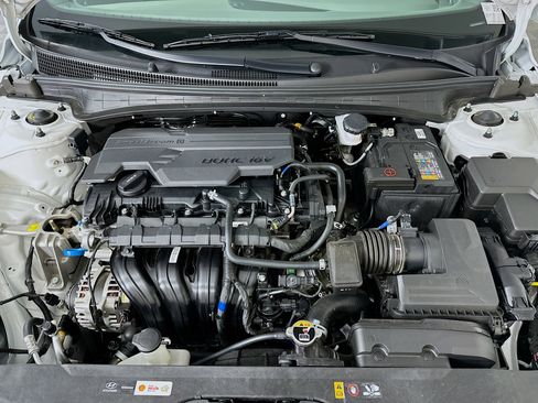 Used 2025 Hyundai Elantra SEL image 33