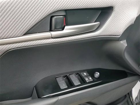 Used 2026 Toyota Camry SE image 9