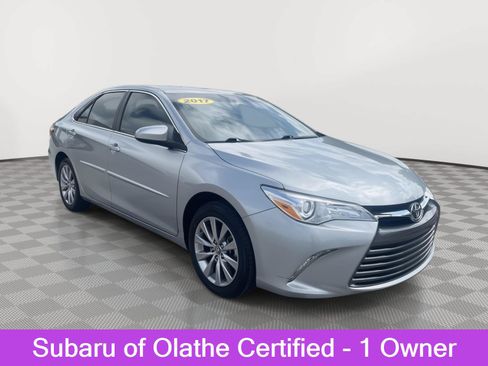 Used 2017 Toyota Camry XLE FWD image 1