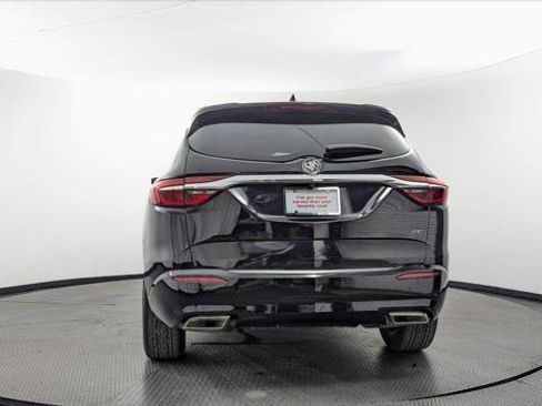 Used 2021 Buick Enclave Essence w/ Sport Touring Edition FWD image 7
