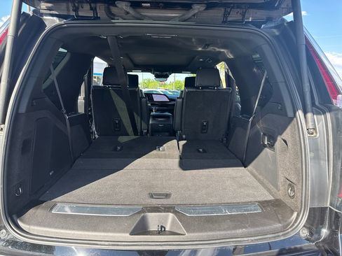 Used 2024 Cadillac Escalade Premium Luxury AWD/4WD image 35
