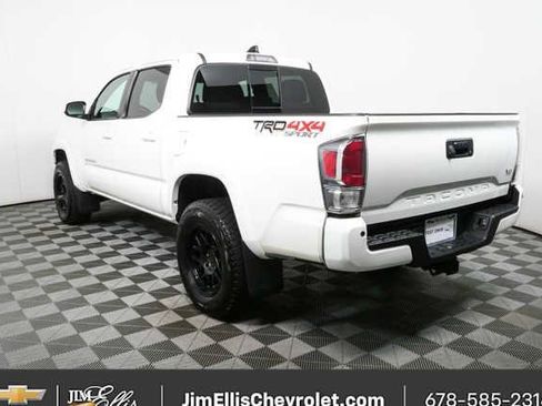 Used 2022 Toyota Tacoma TRD Sport w/ Technology Package AWD/4WD image 25