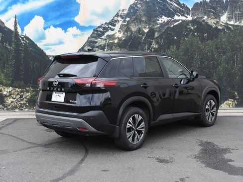 Used 2023 Nissan Rogue SV AWD/4WD image 3