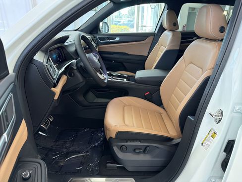 New 2026 Volkswagen Atlas Cross Sport SEL R-Line AWD/4WD image 5