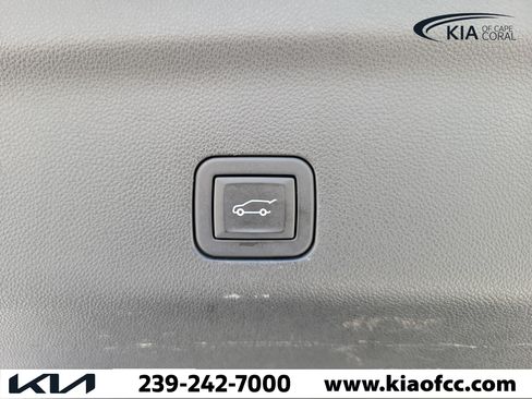 Used 2023 Cadillac Escalade Sport AWD/4WD image 13