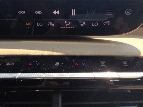 New 2026 Buick Enclave Preferred w/ LPO, Floor Liner Package image 31