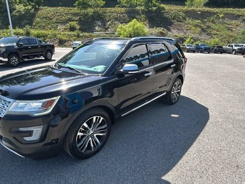 Used 2017 Ford Explorer Platinum AWD/4WD image 7