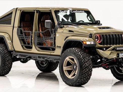 Used 2025 Jeep Gladiator Sport image 3