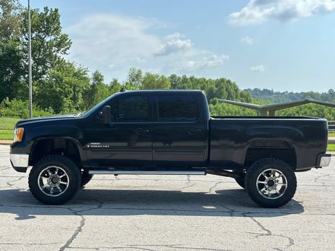 Used 2009 GMC Sierra 2500 SLT w/ Entertainment Package AWD/4WD image 12