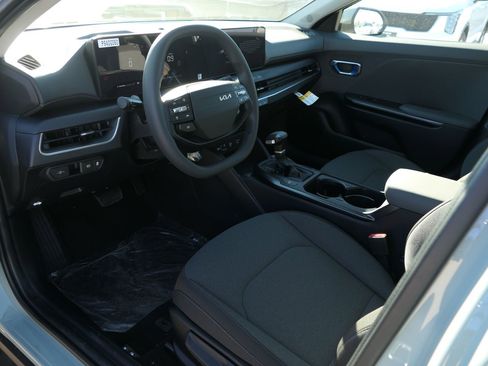 New 2026 Kia K4 LXS image 9