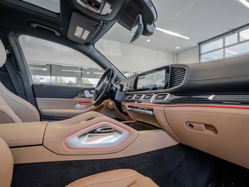New 2026 Mercedes-Benz GLS 580 4MATIC image 17