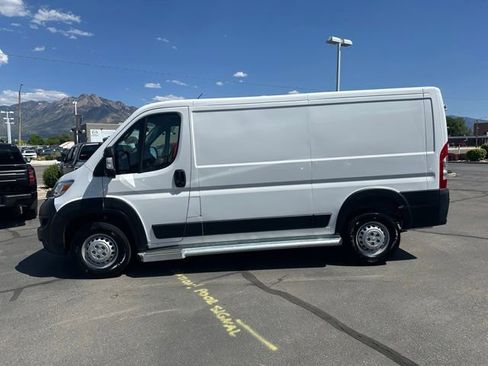 Used 2025 RAM ProMaster 2500 w/ U-Haul Equipment Group FWD image 7