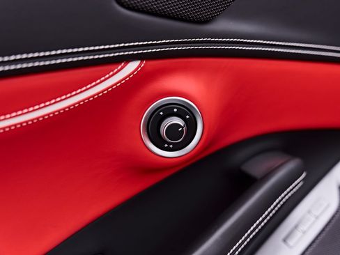 Used 2022 Ferrari Portofino M RWD image 52