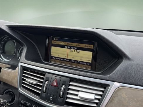 Used 2011 Mercedes-Benz E 350 4MATIC Wagon image 14