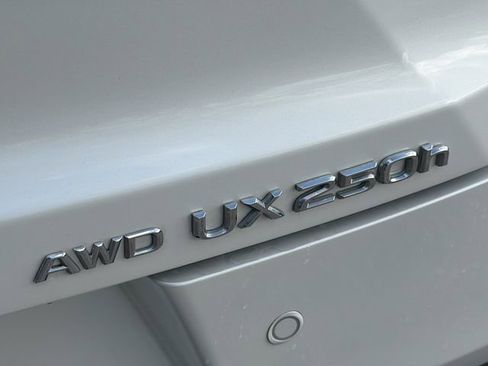 Used 2023 Lexus UX 250h UX 250h Premium image 10