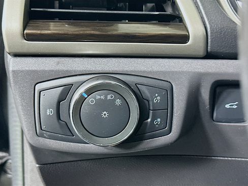 Used 2016 Ford Fusion Energi SE w/ Driver Assist Package image 16