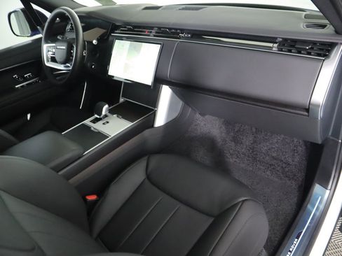 New 2026 Land Rover Range Rover SE image 19