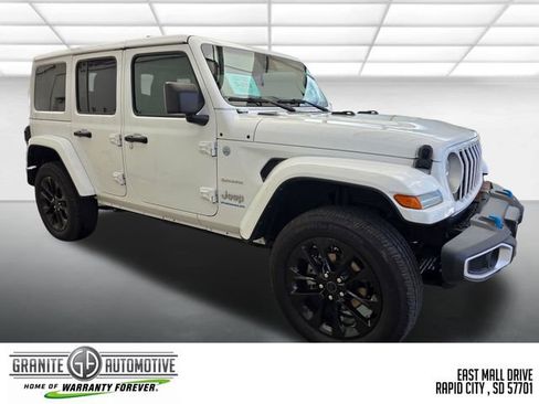 Used 2024 Jeep Wrangler Unlimited Sahara AWD/4WD image 8