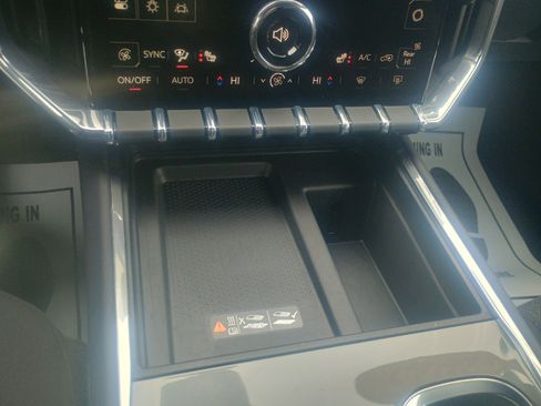 Used 2025 GMC Acadia Elevation w/ LPO, Floor Liner Package image 28