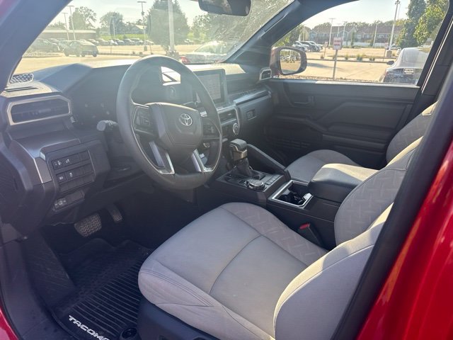Used 2024 Toyota Tacoma SR5 AWD/4WD image 44
