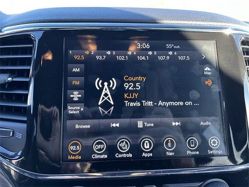 Used 2022 Jeep Grand Cherokee Limited image 27