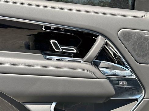 New 2025 Land Rover Range Rover SE image 11