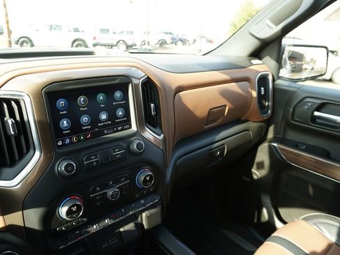 Used 2022 Chevrolet Silverado 1500 High Country w/ Technology Package image 20