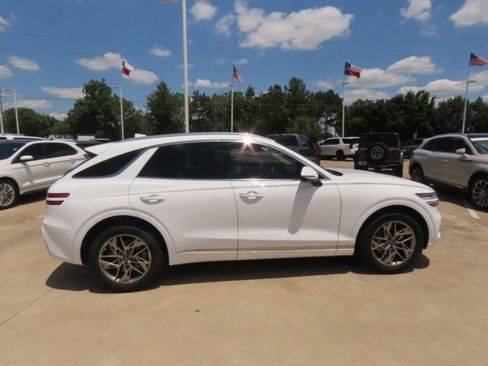Used 2023 Genesis GV70 2.5T w/ Advanced Package AWD/4WD image 8