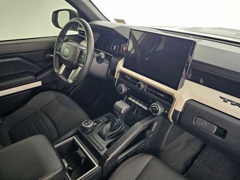 Used 2024 Toyota Tacoma TRD Sport AWD/4WD image 11