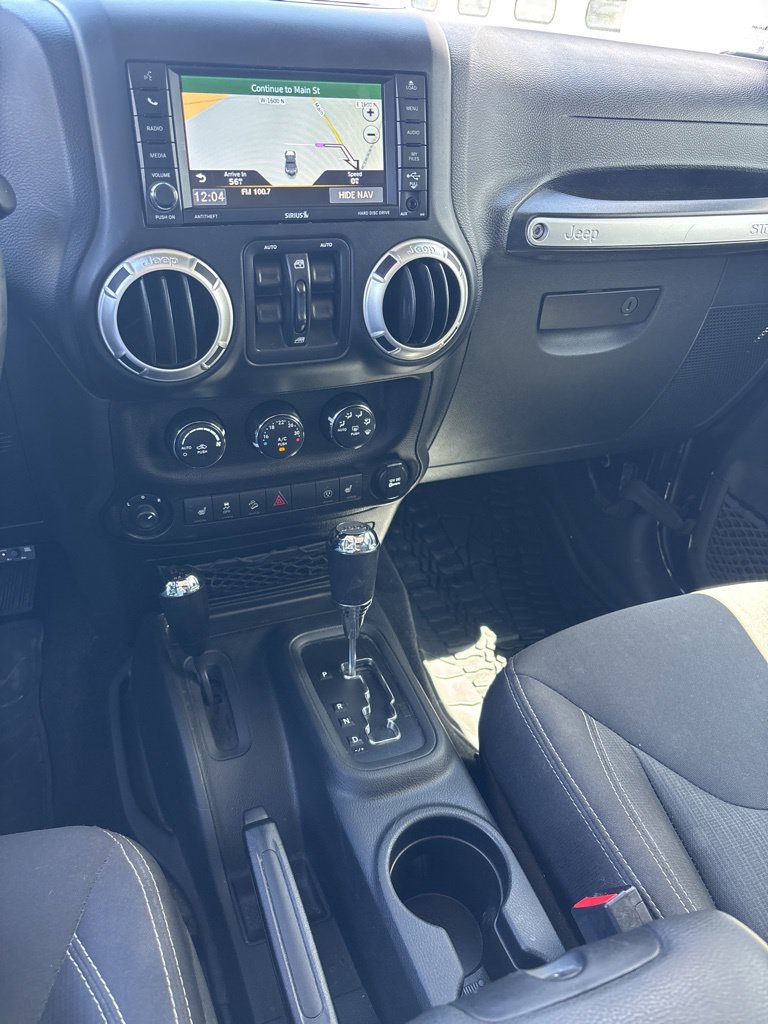Used 2017 Jeep Wrangler Unlimited Rubicon w/ Cold Weather Group AWD/4WD image 14