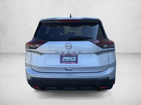 Used 2024 Nissan Rogue S FWD image 6