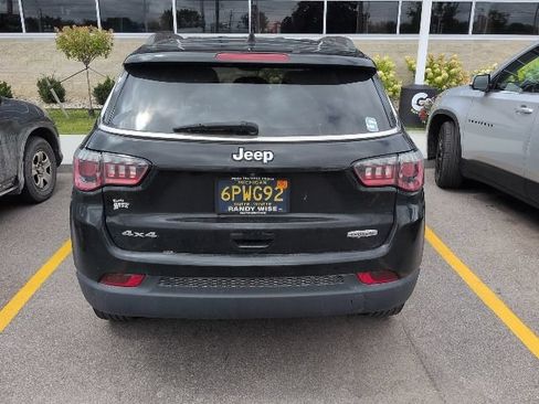 Used 2017 Jeep Compass Latitude w/ Popular Equipment Group AWD/4WD image 5