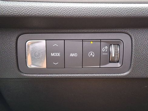 Certified 2025 Chevrolet Traverse LT AWD/4WD image 26
