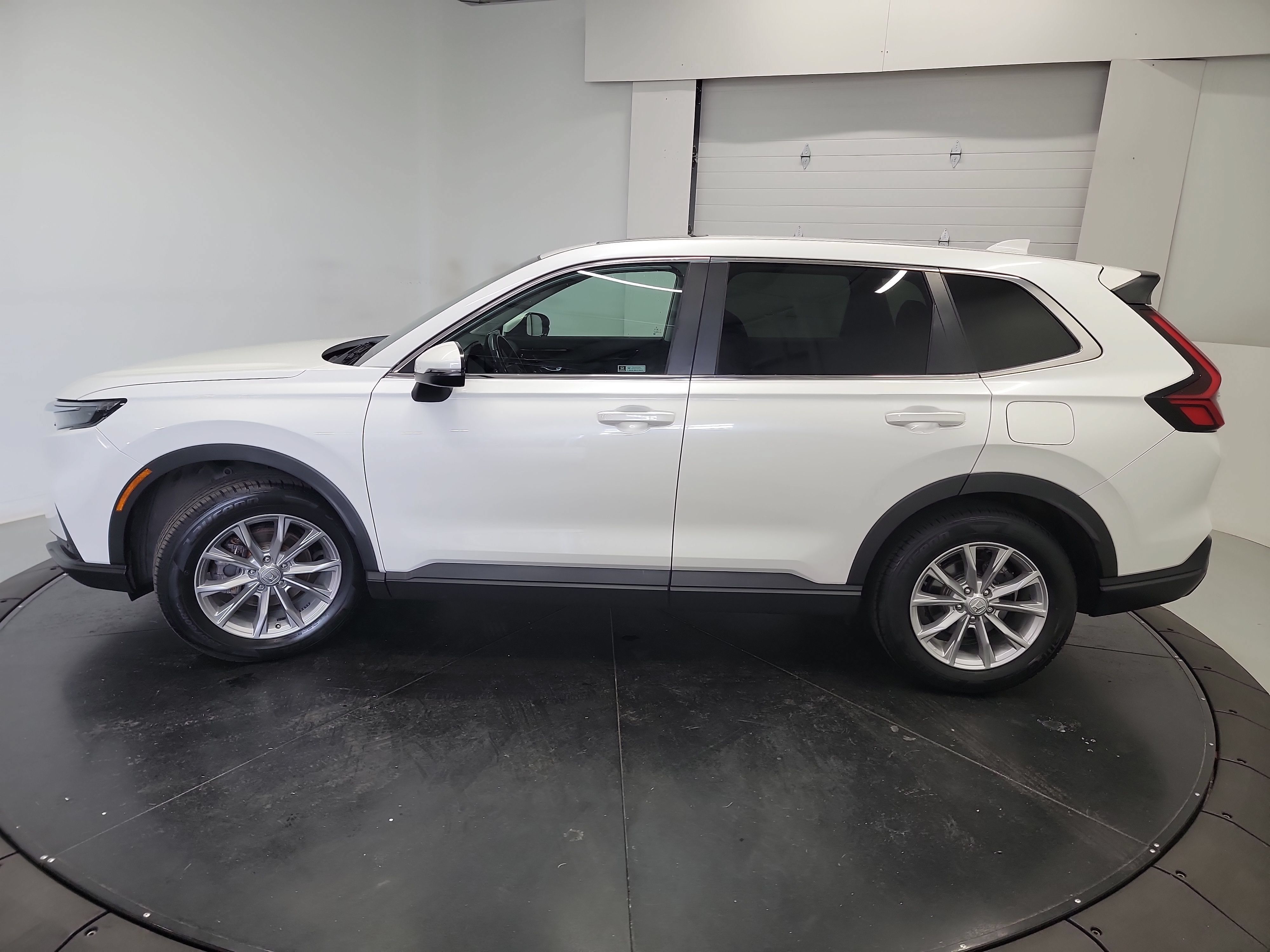 Used 2023 Honda CR-V EX-L image 5