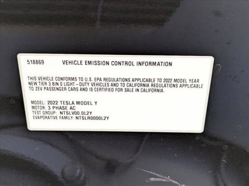 Used 2022 Tesla Model Y Long Range image 25