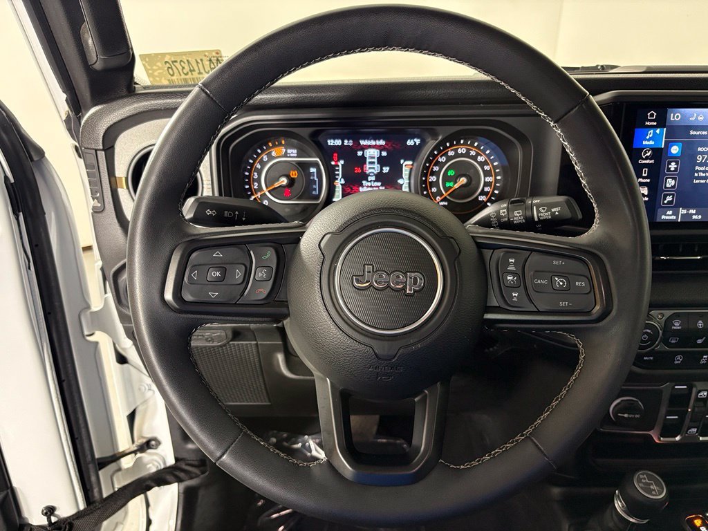 Used 2025 Jeep Wrangler Unlimited Sport AWD/4WD image 18