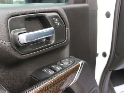 Used 2023 Chevrolet Silverado 2500 LT image 6