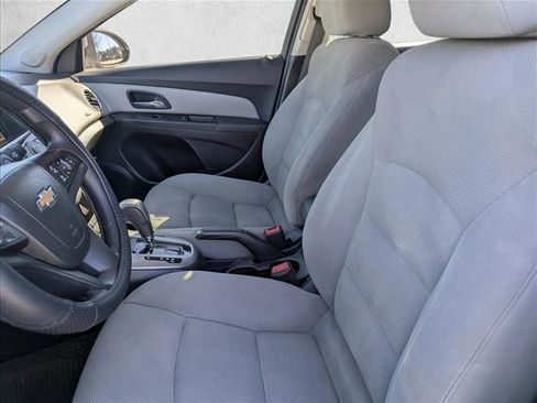 Used 2016 Chevrolet Cruze LT w/ Technology Package image 22