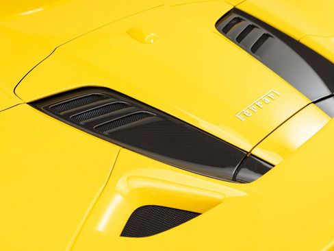 Certified 2021 Ferrari F8 Tributo RWD image 52