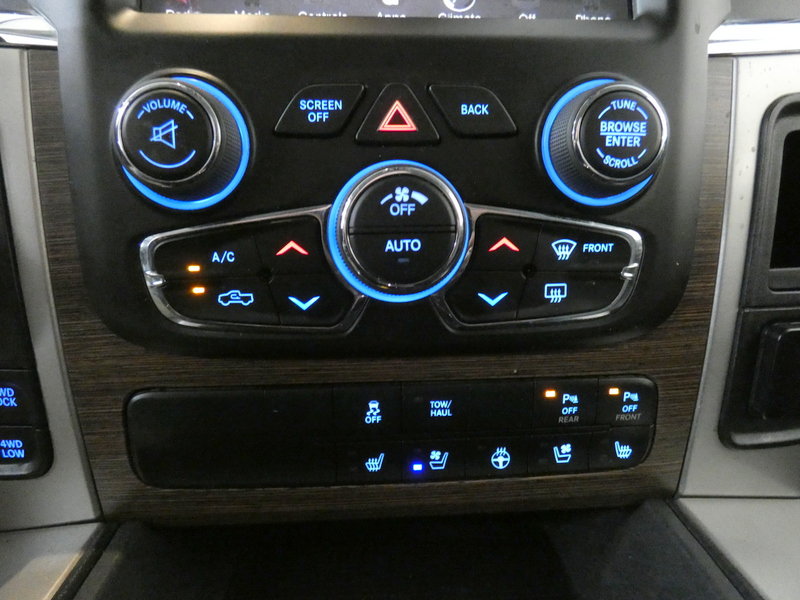 Used 2017 RAM 1500 Laramie w/ Convenience Group AWD/4WD image 17