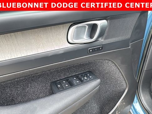 Used 2023 Volvo XC40 B5 Plus w/ Protection Package Premier image 13
