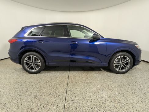 New 2025 Audi Q5 Prestige image 8