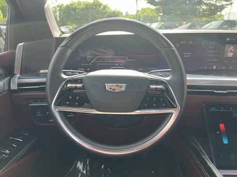 Used 2025 Cadillac Escalade Sport w/ Touring Package AWD/4WD image 16