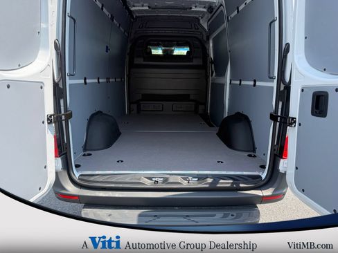 Used 2026 Mercedes-Benz Sprinter 2500 image 18